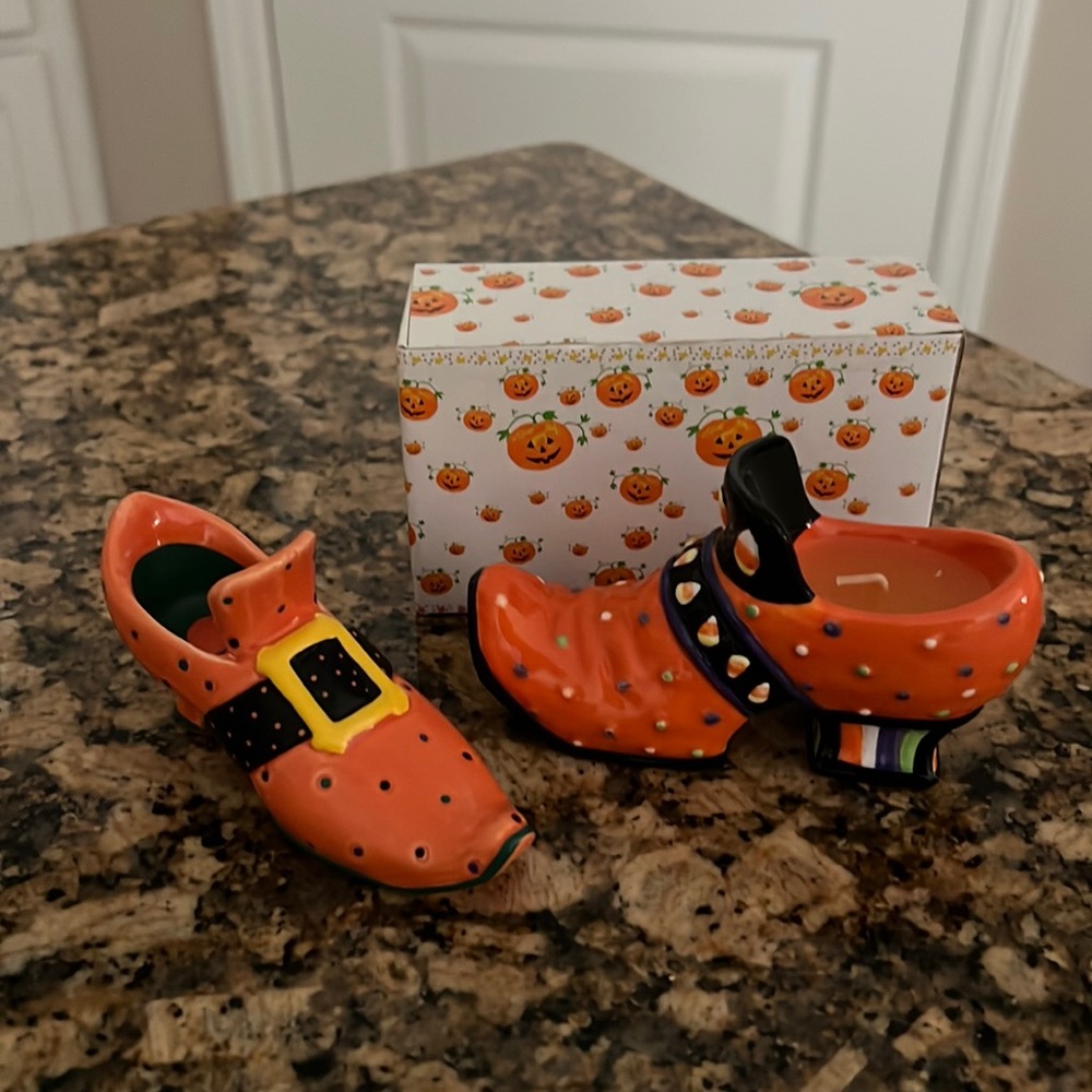 Halloween Ceramic Shoe Set